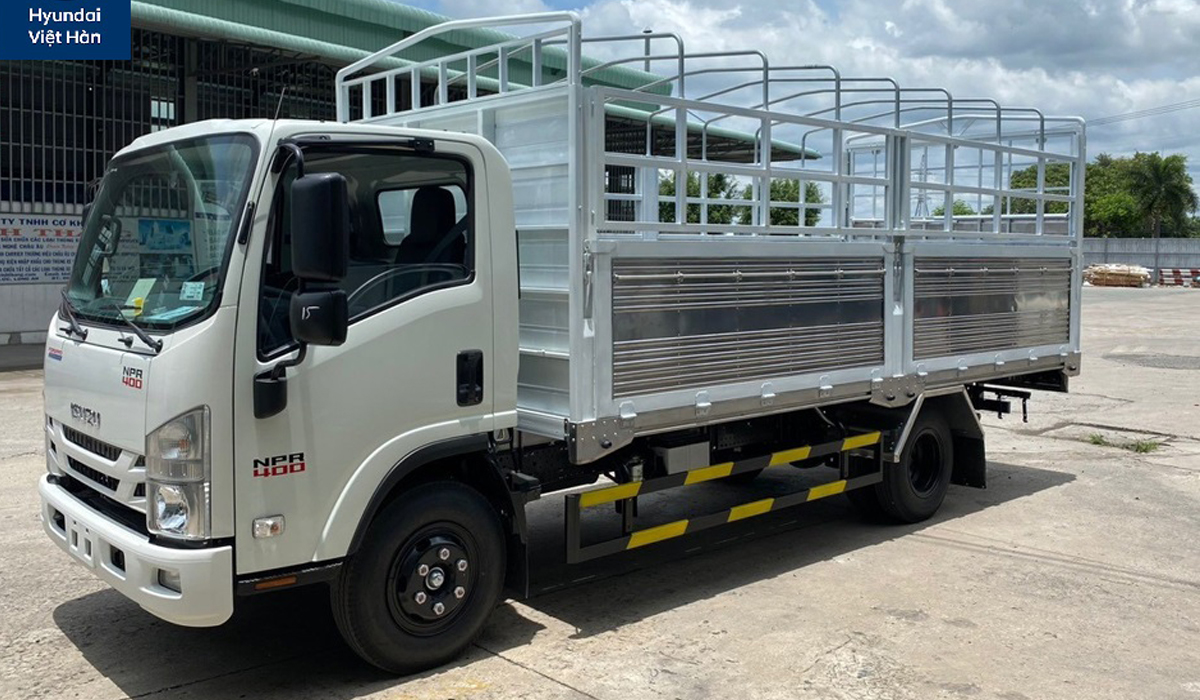 Nếu vay ngân hàng 70%, nên chọn xe tải Isuzu NPR400 hay xe tải Nissan Đồng Vàng NS350L?