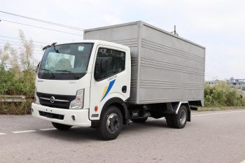 XE TẢI NISSAN NS200 THÙNG KÍN 1.9 TẤN