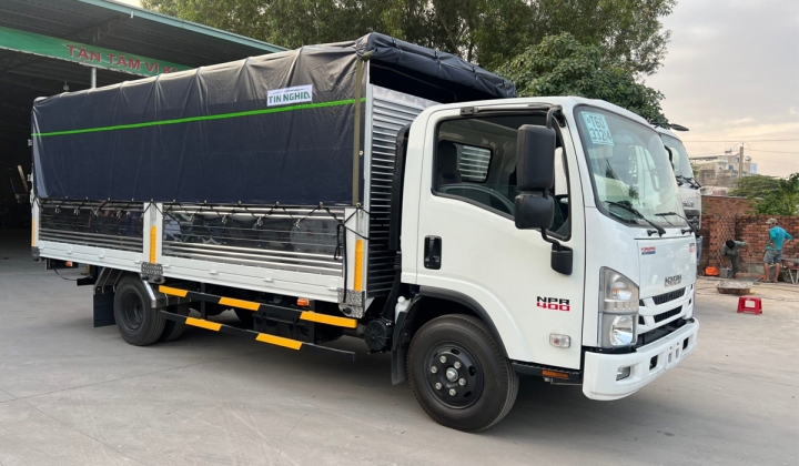 Nếu vay ngân hàng 70%, nên chọn xe tải Isuzu NPR400 hay xe tải Nissan Đồng Vàng NS350L?